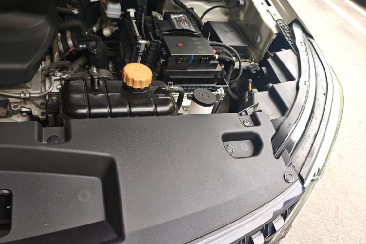 Used Wuling Asta 2021 1.5T CVT Starlight Edition Engine Bay Left