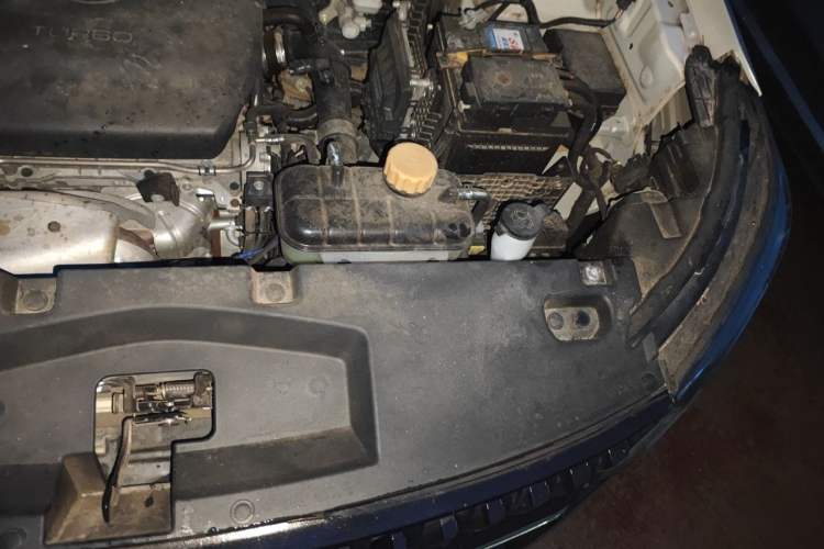 Used Wuling Asta 2021 1.5T Manual Starlight Edition Engine Bay Left