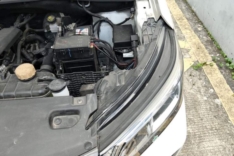 Used Wuling Asta 2021 1.5T Manual Xingyue Edition Engine Bay Left