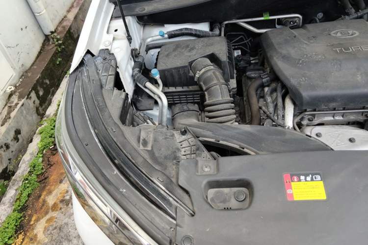 Used Wuling Asta 2021 1.5T Manual Xingyue Edition Engine Bay Right