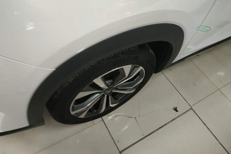 Used Wuling Asta 2021 1.5T CVT Starlight Edition Exterior 2