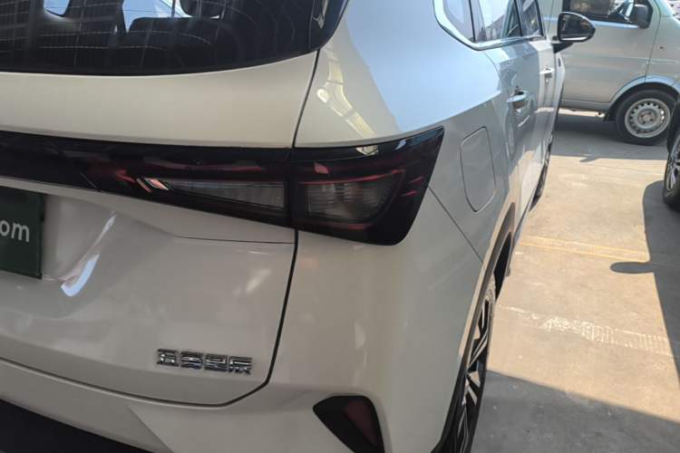 Used Wuling Asta 2021 1.5T CVT Starlight Edition Exterior 3