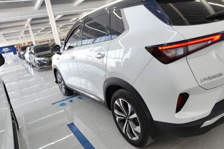 Used Wuling Asta 2021 1.5T CVT Starlight Edition Exterior 3