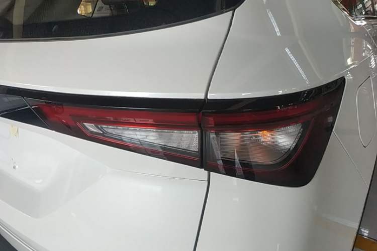 Used Wuling Asta 2021 1.5T CVT Starlight Edition Exterior 3