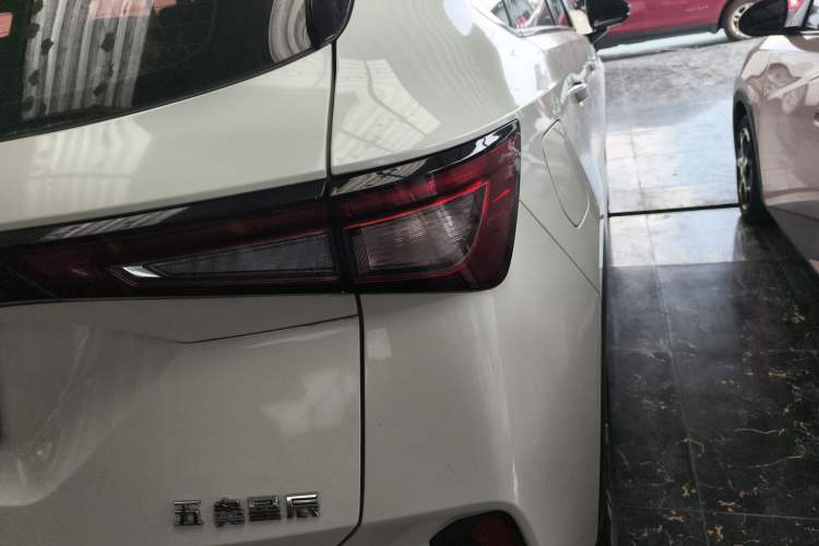 Used Wuling Asta 2021 1.5T Manual Starlight Edition Exterior 6