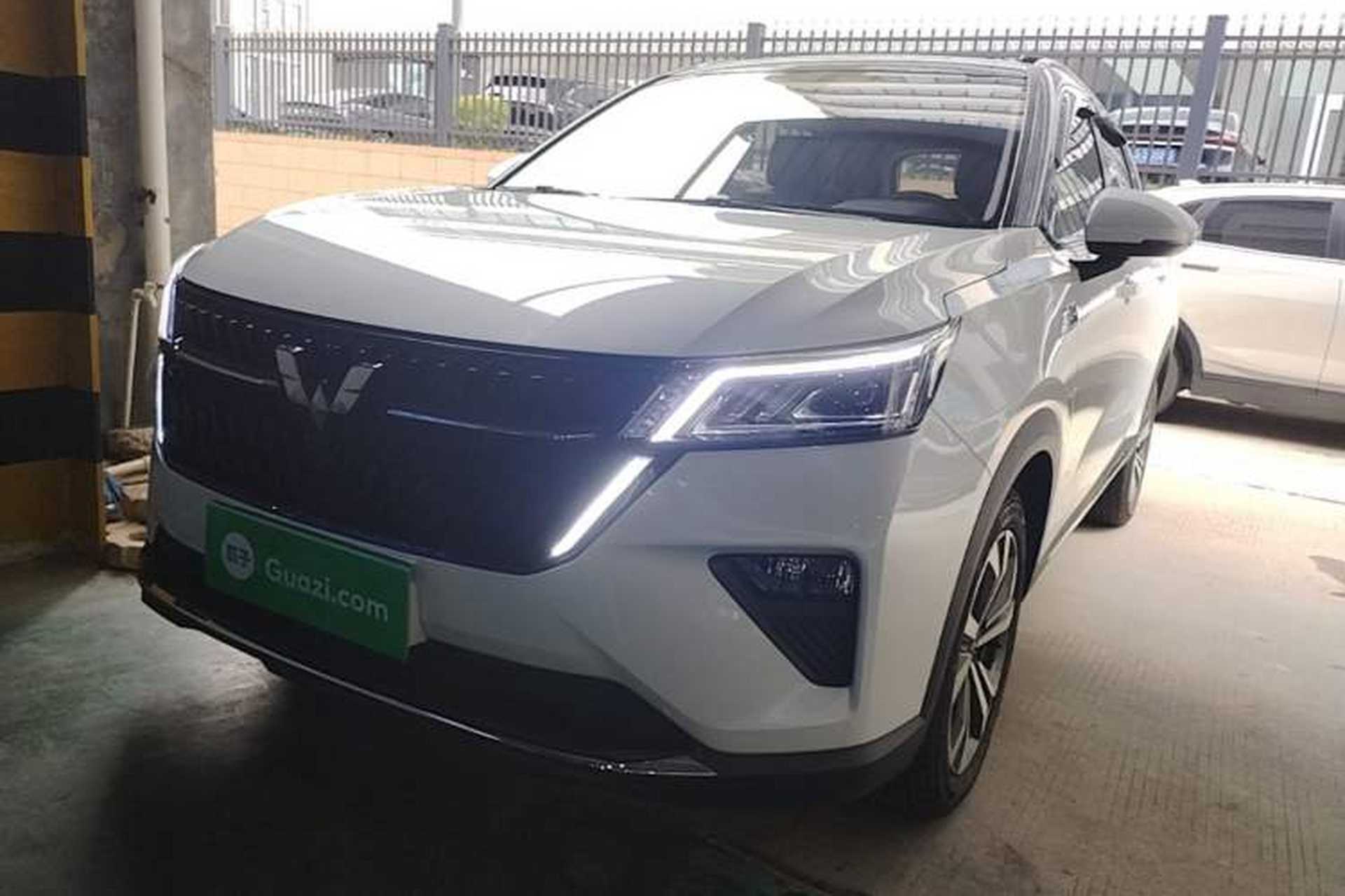 Used Wuling Asta 2021 1.5T CVT Starlight Edition Front Left 45 Deg