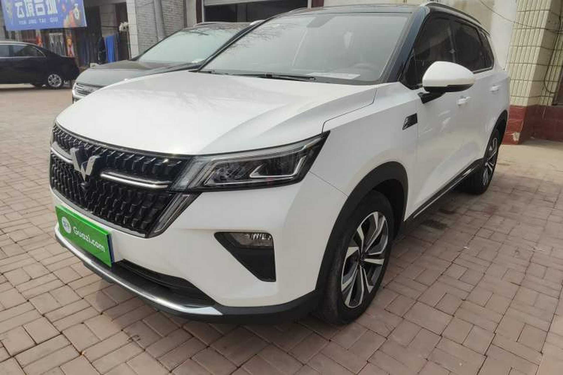 Used Wuling Asta 2021 1.5T CVT Starlight Edition Front Left 45 Deg