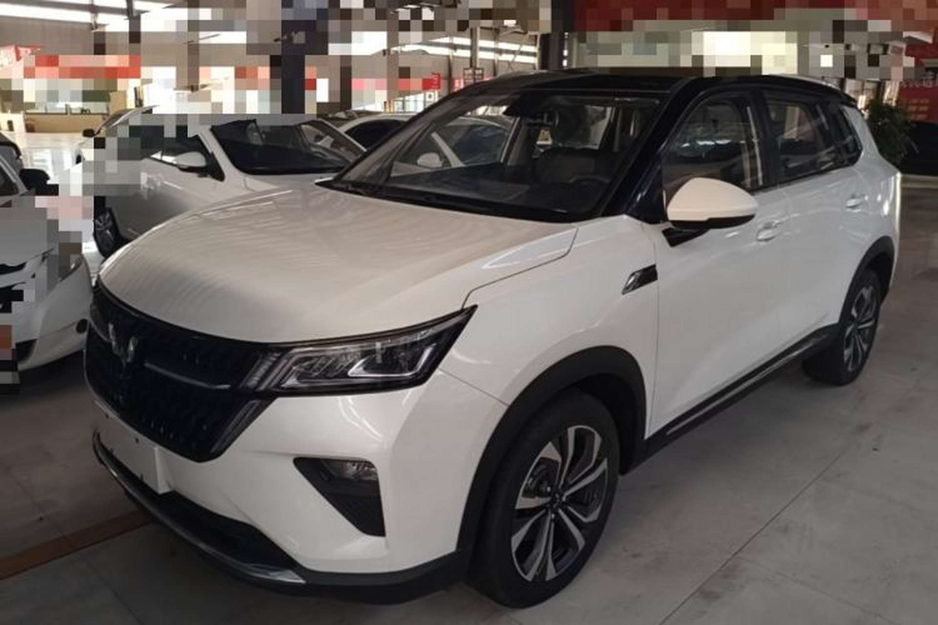 Used Wuling Asta 2021 1.5T CVT Starlight Edition Front Left 45 Deg