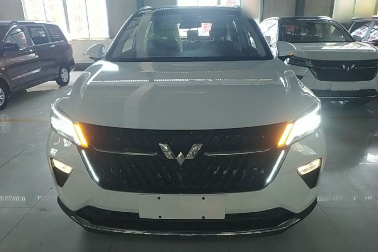 Used Wuling Asta 2021 1.5T CVT Starlight Edition Front