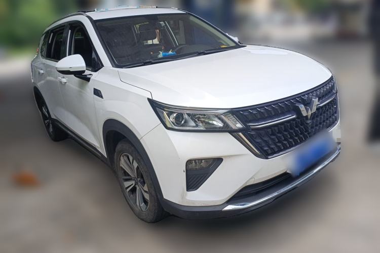 Used Wuling Asta 2021 1.5T Manual Starlight Edition Front Right 45 Deg