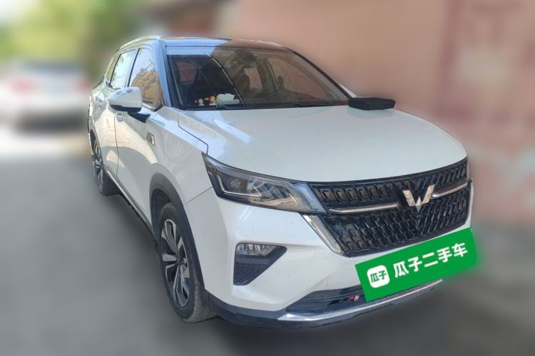 Used Wuling Asta 2021 1.5T CVT Starlight Edition Front Right 45 Deg