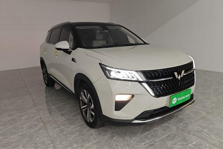 Used Wuling Asta 2021 1.5T CVT Star曜 Edition Front Right 45 Deg