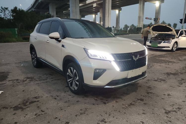 Used Wuling Asta 2021 1.5T CVT Star曜 Edition Front Right 45 Deg