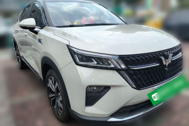 Used Wuling Asta 2021 1.5T CVT Starlight Edition Front Right 45 Deg