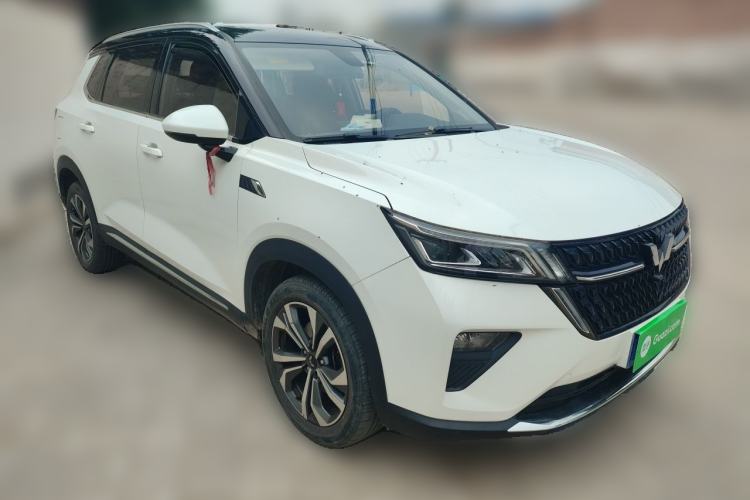 Used Wuling Asta 2021 1.5T CVT Starlight Edition Front Right 45 Deg