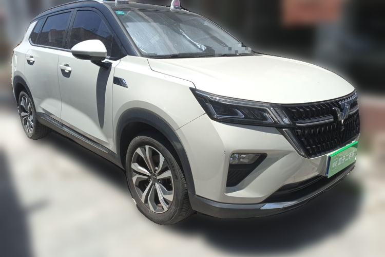 Used Wuling Asta 2021 1.5T CVT Starlight Edition Front Right 45 Deg