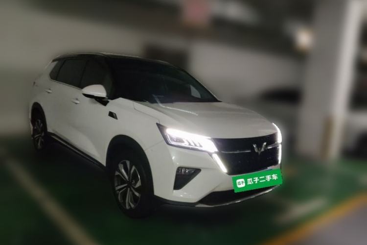 Used Wuling Asta 2021 1.5T CVT Starlight Edition Front Right 45 Deg