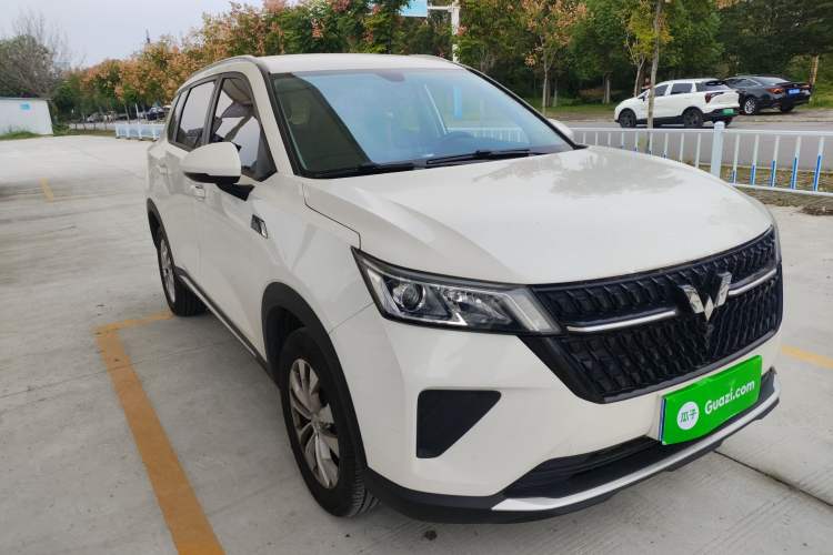 Used Wuling Asta 2021 1.5T Manual Xingyue Edition Front Right 45 Deg