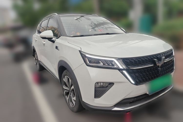 Used Wuling Asta 2021 1.5T CVT Star曜 Edition Front Right 45 Deg