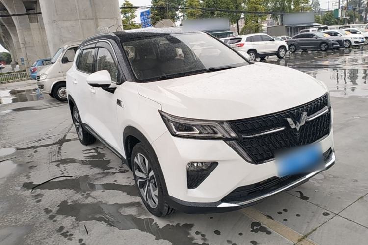 Used Wuling Asta 2021 1.5T CVT Starlight Edition Front Right 45 Deg