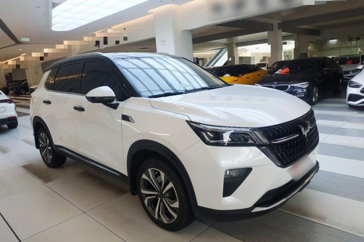 Used Wuling Asta 2021 1.5T CVT Star曜 Edition Front Right 45 Deg