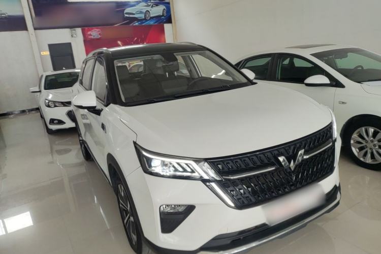 Used Wuling Asta 2021 1.5T CVT Starlight Edition Front Right 45 Deg