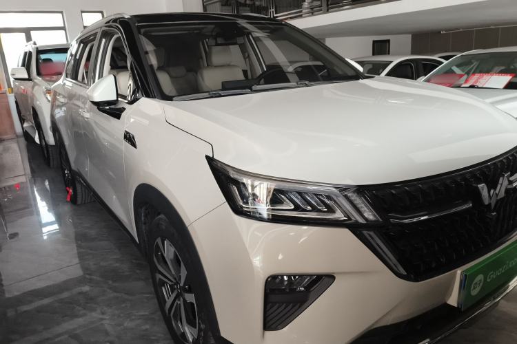 Used Wuling Asta 2021 1.5T CVT Star曜 Edition Front Right 45 Deg