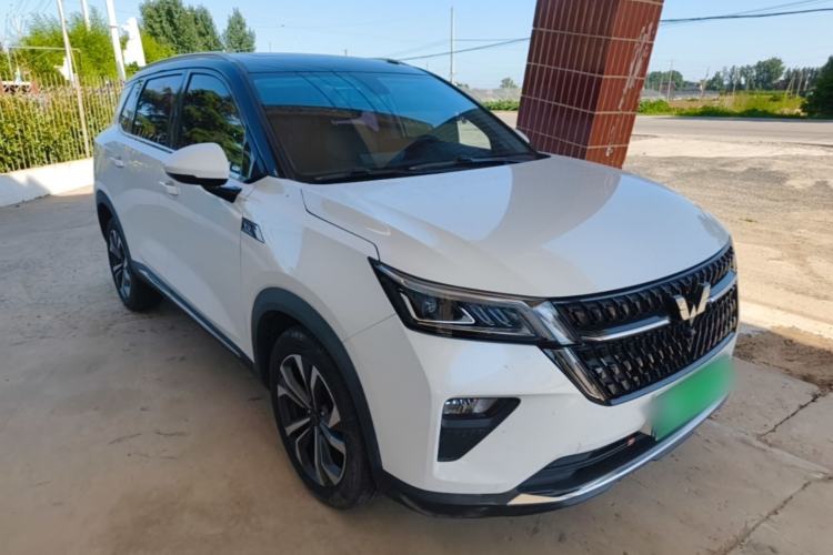 Used Wuling Asta 2021 1.5T CVT Starlight Edition Front Right 45 Deg