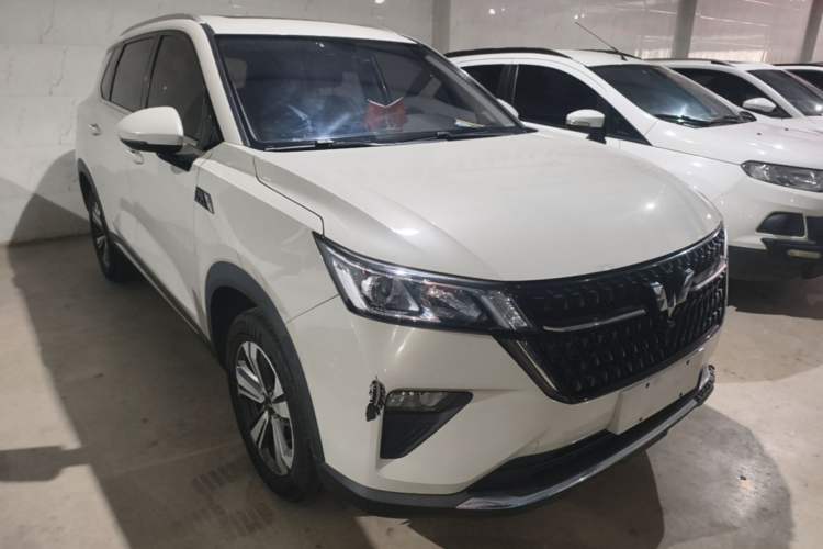 Used Wuling Asta 2021 1.5T Manual Starlight Edition Front Right 45 Deg