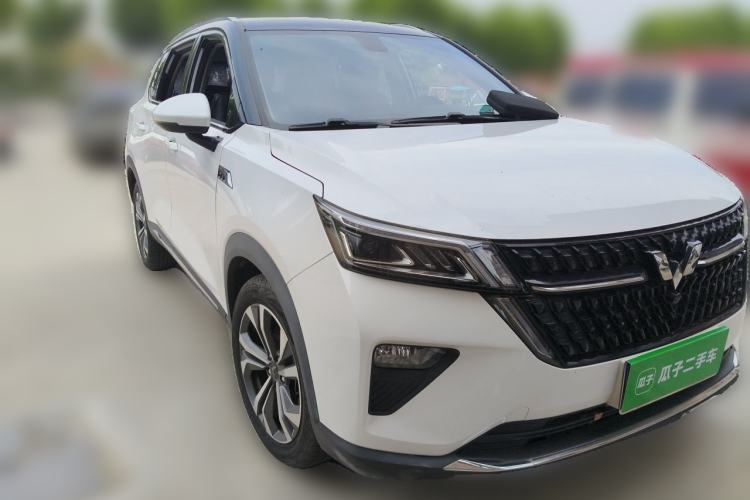 Used Wuling Asta 2021 1.5T CVT Starlight Edition Front Right 45 Deg