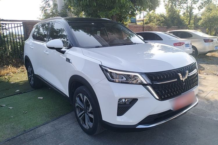 Used Wuling Asta 2021 1.5T CVT Starlight Edition Front Right 45 Deg
