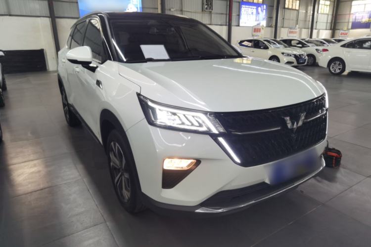 Used Wuling Asta 2021 1.5T CVT Starlight Edition Front Right 45 Deg