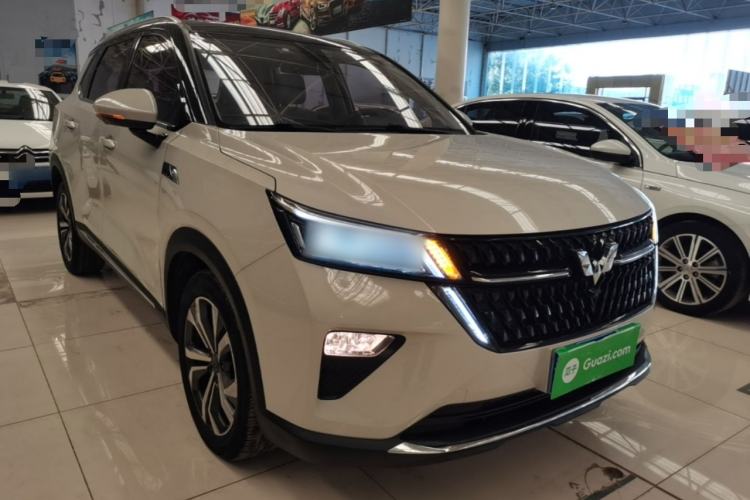 Used Wuling Asta 2021 1.5T CVT Star曜 Edition Front Right 45 Deg