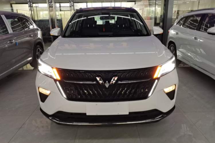 Used Wuling Asta 2021 1.5T CVT Starlight Edition Front