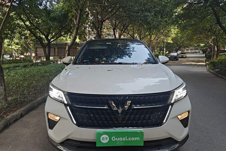 Used Wuling Asta 2021 1.5T CVT Starlight Edition Front