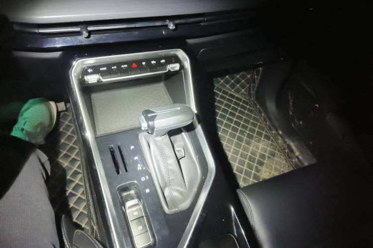Used Wuling Asta 2021 1.5T CVT Star曜 Edition Gear Lever