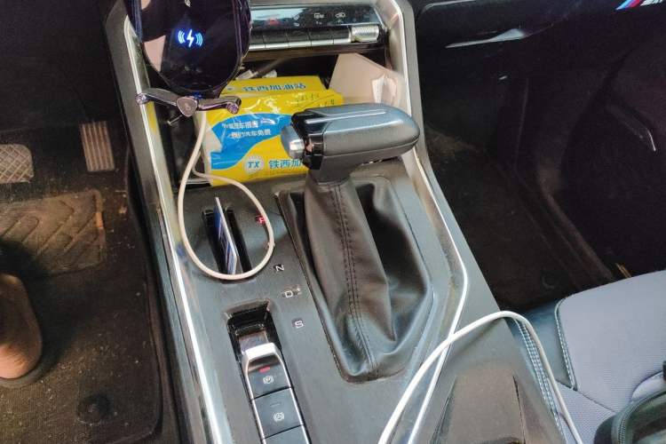 Used Wuling Asta 2021 1.5T CVT Starlight Edition Gear Lever