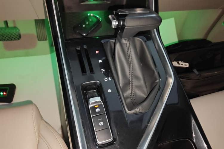 Used Wuling Asta 2021 1.5T CVT Star曜 Edition Gear Lever