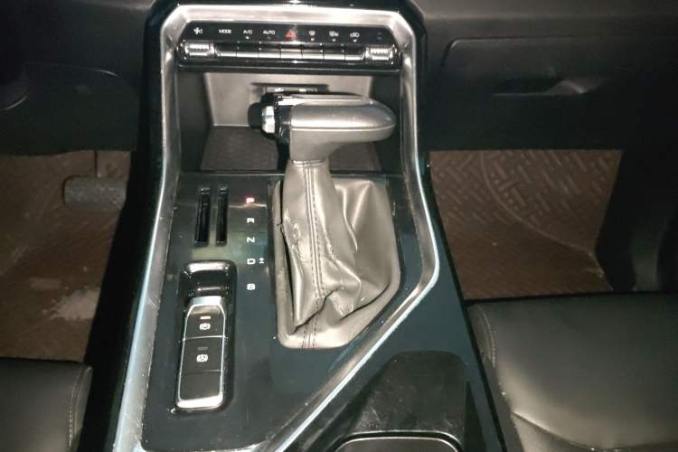 Used Wuling Asta 2021 1.5T CVT Star曜 Edition Gear Lever