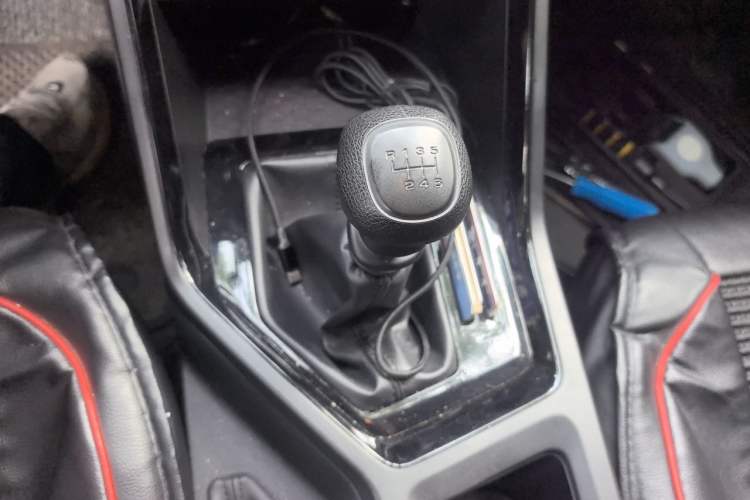 Used Wuling Asta 2021 1.5T Manual Xingyue Edition Gear Lever