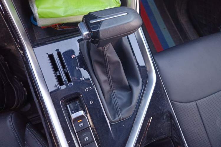 Used Wuling Asta 2021 1.5T CVT Starlight Edition Gear Lever
