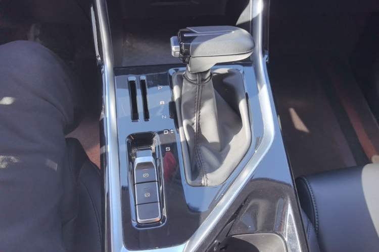 Used Wuling Asta 2021 1.5T CVT Starlight Edition Gear Lever