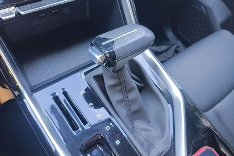 Used Wuling Asta 2021 1.5T CVT Starlight Edition Gear Lever