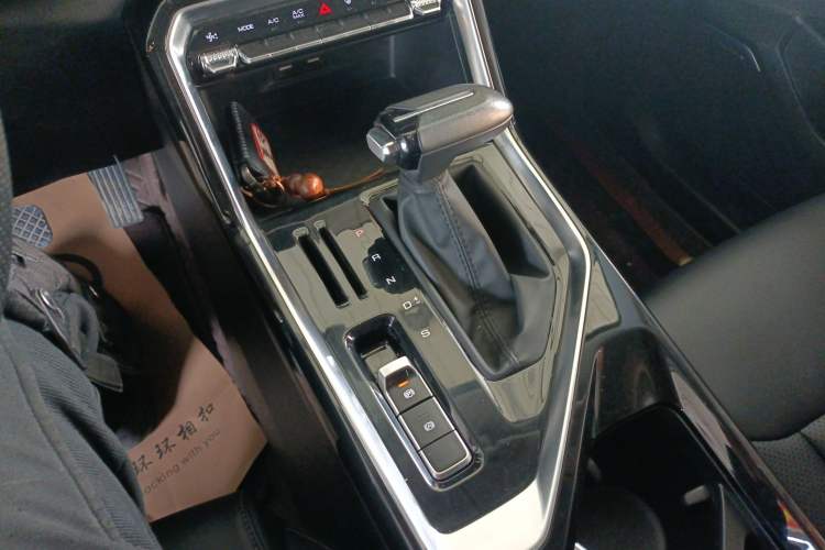 Used Wuling Asta 2021 1.5T CVT Starlight Edition Gear Lever