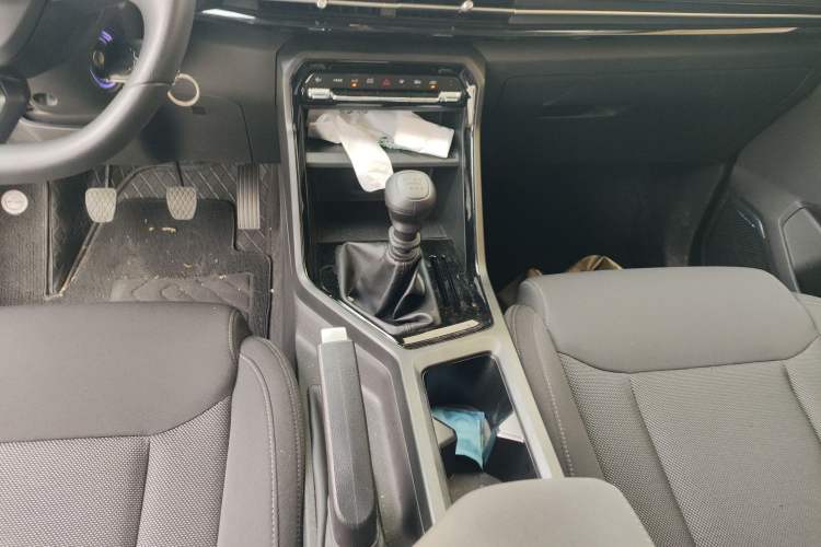 Used Wuling Asta 2021 1.5T Manual Xingyue Edition Gear Lever