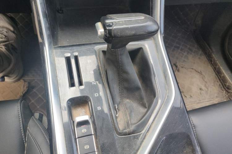 Used Wuling Asta 2021 1.5T CVT Starlight Edition Gear Lever