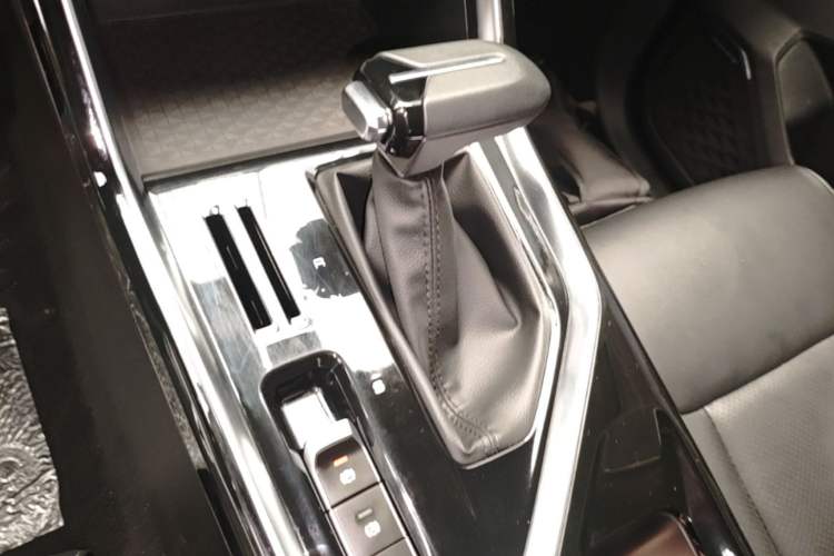Used Wuling Asta 2021 1.5T CVT Starlight Edition Gear Lever