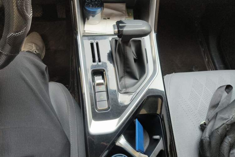 Used Wuling Asta 2021 1.5T CVT Star曜 Edition Gear Lever