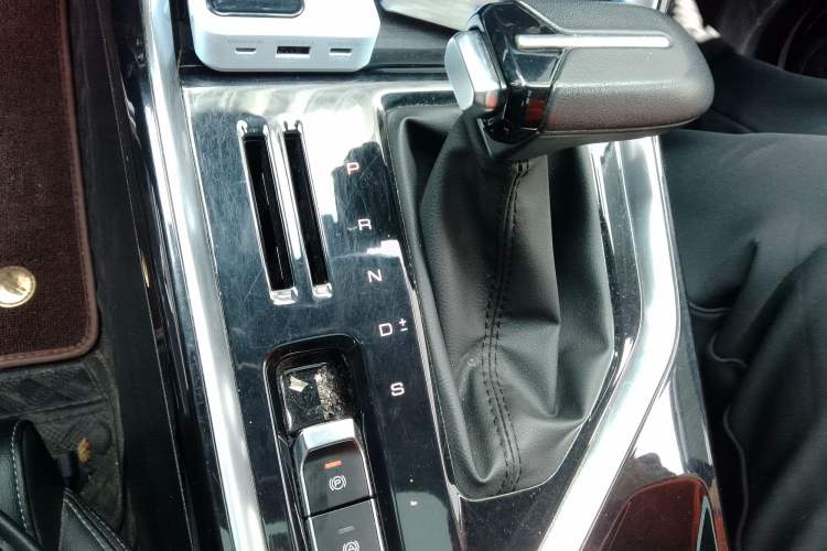 Used Wuling Asta 2021 1.5T CVT Star曜 Edition Gear Lever