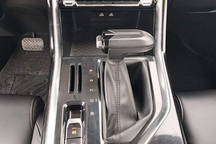 Used Wuling Asta 2021 1.5T CVT Starlight Edition Gear Lever